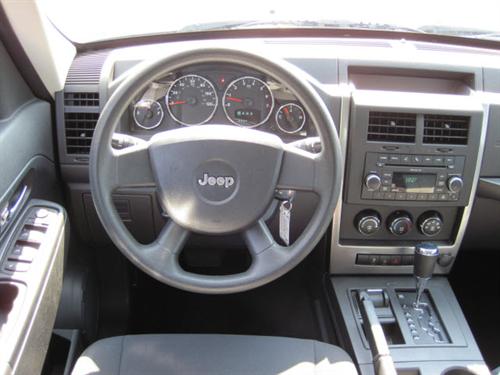 Jeep Liberty 2010 photo 3
