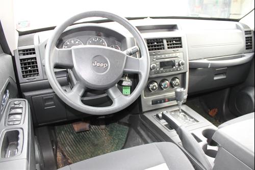 Jeep Liberty 2010 photo 5