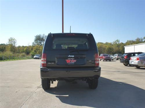 Jeep Liberty 2010 photo 2