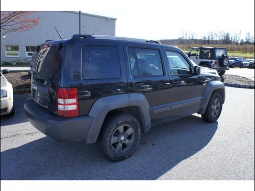Jeep Liberty 2010 photo 5