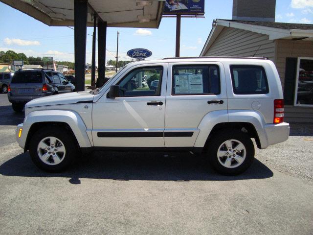 Jeep Liberty 2011 photo 1
