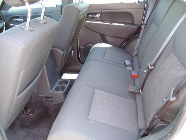Jeep Liberty 2011 photo 4