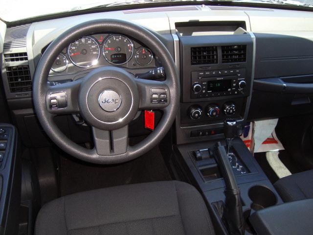 Jeep Liberty 2011 photo 5