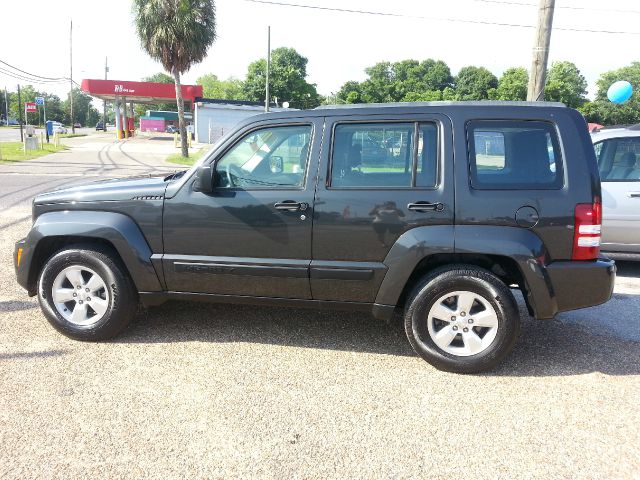 Jeep Liberty 2011 photo 1
