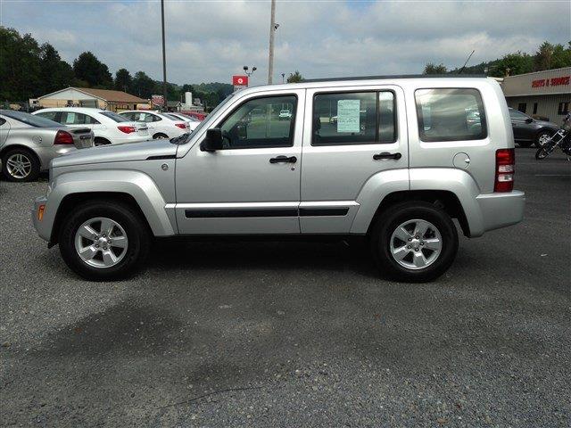 Jeep Liberty 2011 photo 4