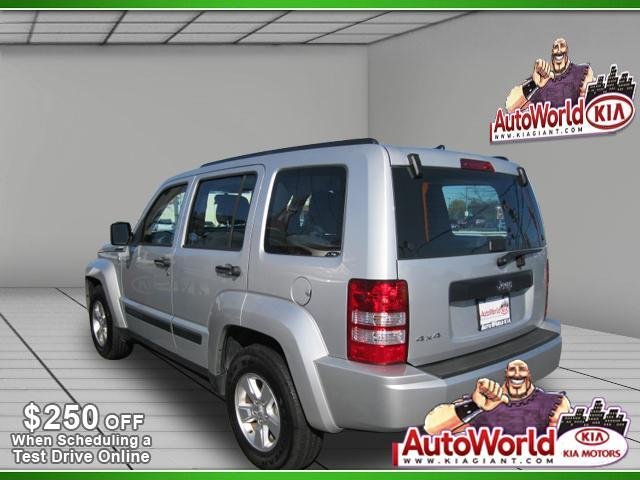 Jeep Liberty 2011 photo 1