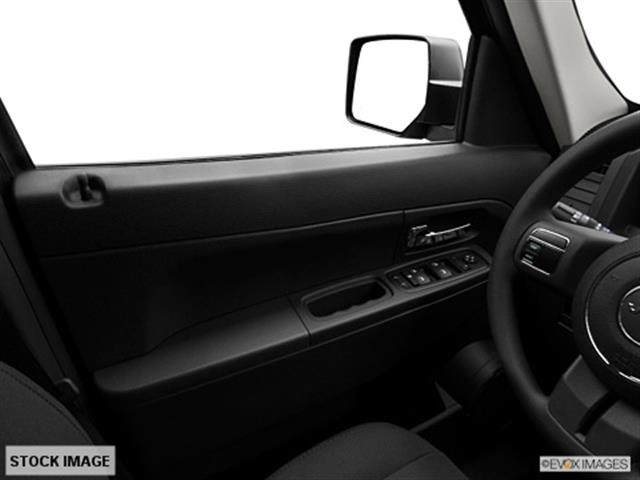 Jeep Liberty 2011 photo 4