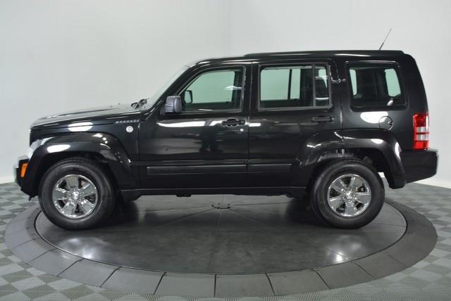 Jeep Liberty 2011 photo 4