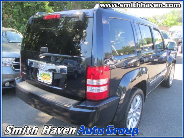 Jeep Liberty 2011 photo 2