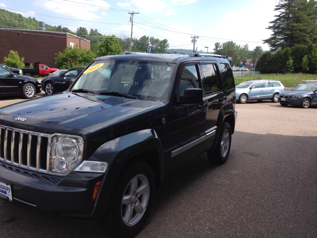 Jeep Liberty LS Flex Fuel 4x4 This Is One Of Our Best Bargains SUV