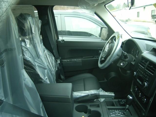 Jeep Liberty 2011 photo 3