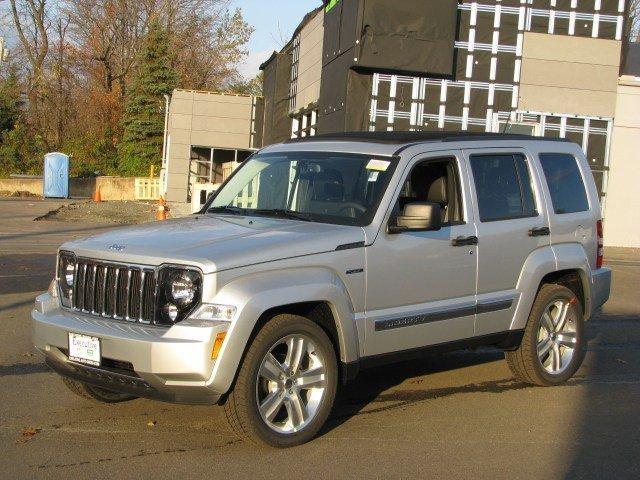 Jeep Liberty 2012 photo 2