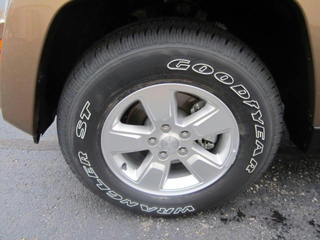 Jeep Liberty 2012 photo 4