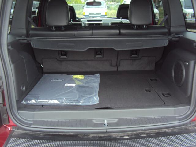 Jeep Liberty 2012 photo 4