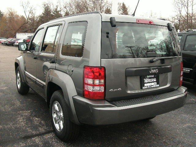 Jeep Liberty 2012 photo 4