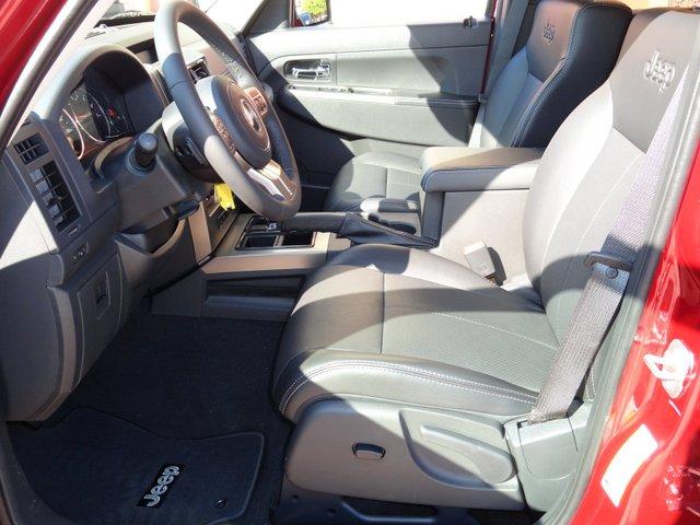 Jeep Liberty 2012 photo 2