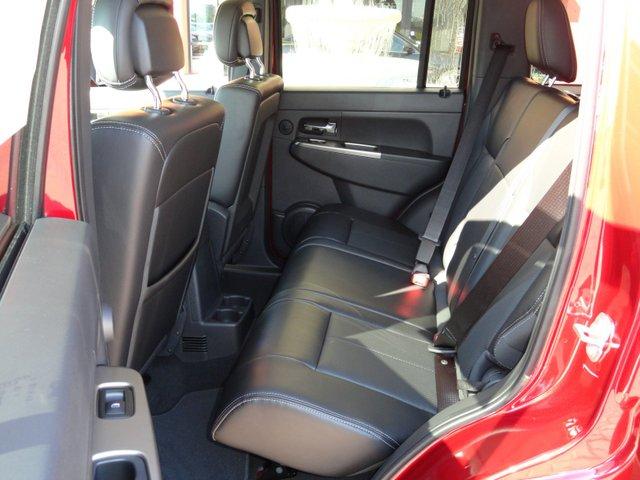 Jeep Liberty 2012 photo 3
