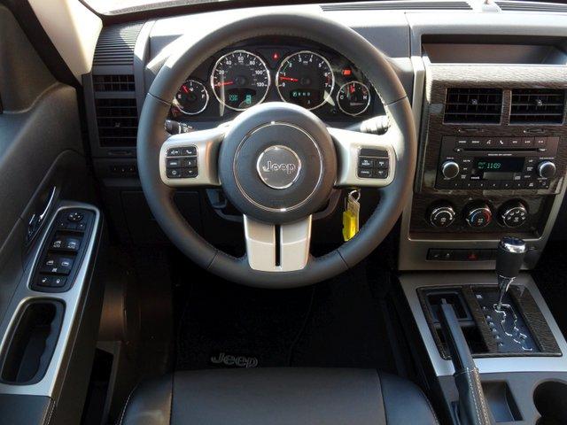 Jeep Liberty 2012 photo 4