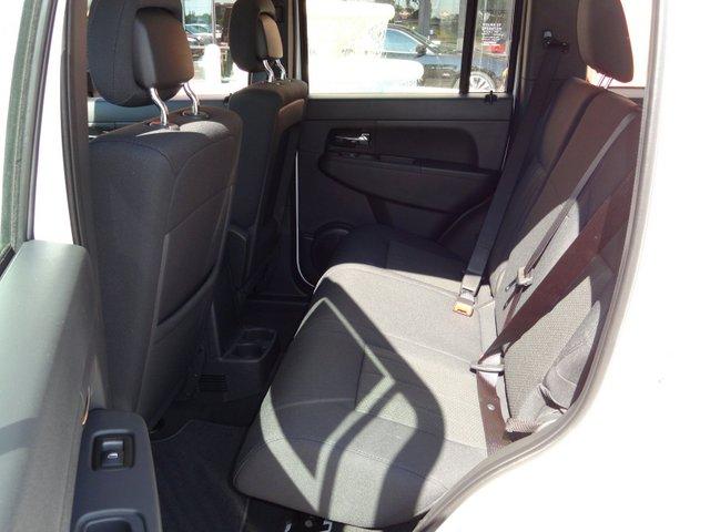 Jeep Liberty 2012 photo 3