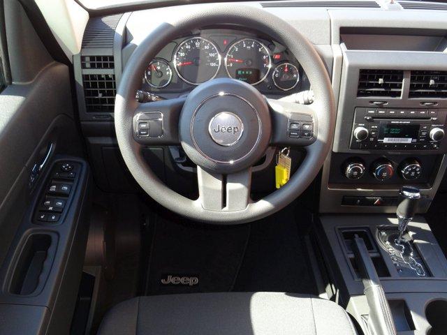 Jeep Liberty 2012 photo 4