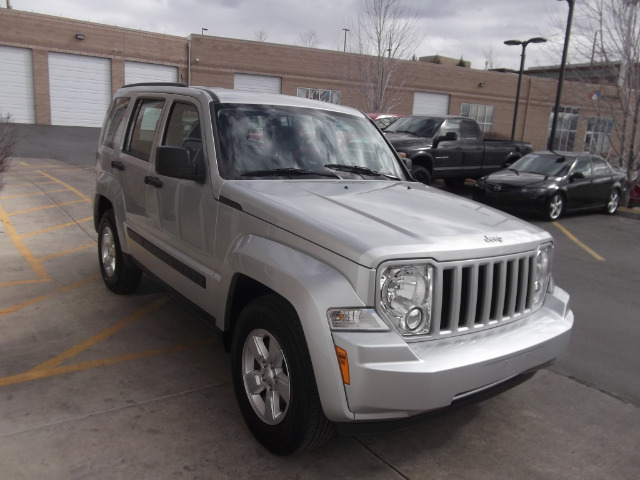 Jeep Liberty 2012 photo 1