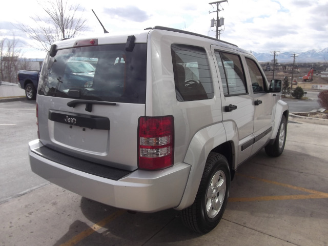 Jeep Liberty 2012 photo 4