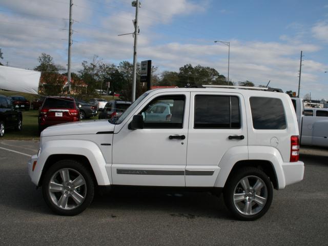 Jeep Liberty 2012 photo 2