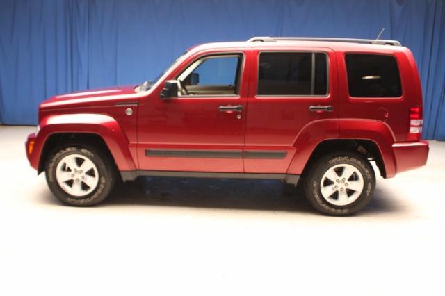 Jeep Liberty 2012 photo 2