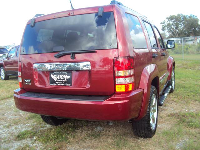 Jeep Liberty 2012 photo 2