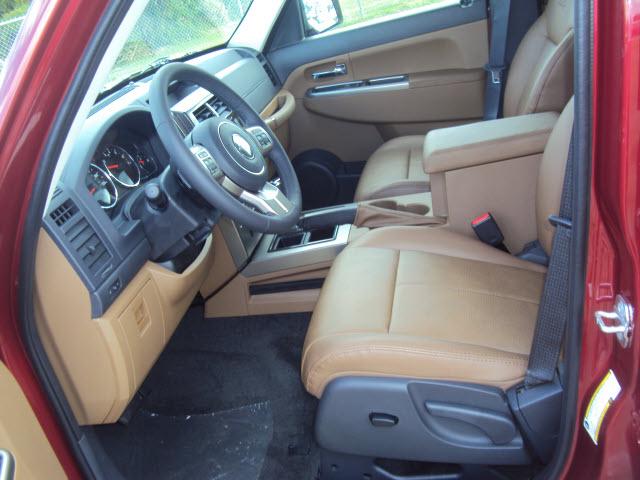Jeep Liberty 2012 photo 4