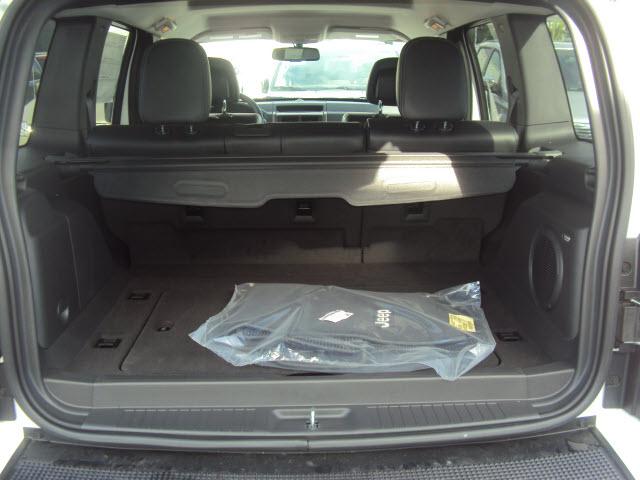 Jeep Liberty 2012 photo 3