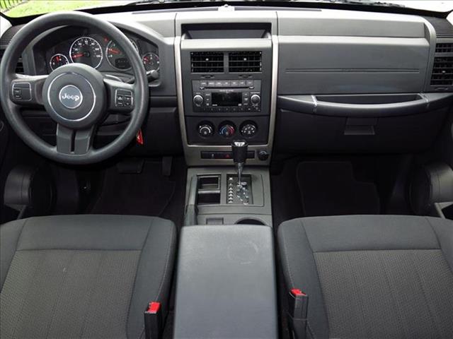 Jeep Liberty 2012 photo 3