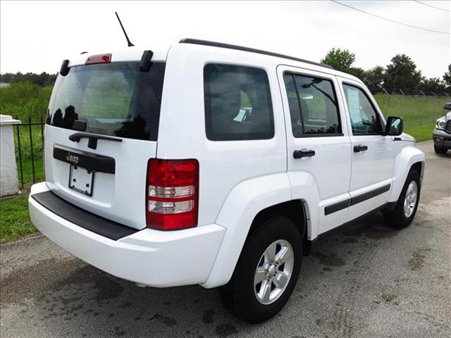 Jeep Liberty 2012 photo 4