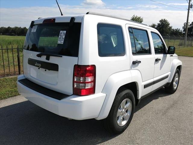 Jeep Liberty 2012 photo 1