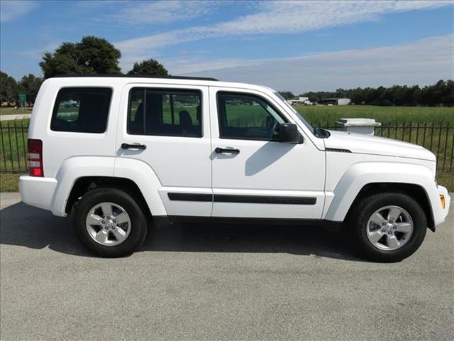 Jeep Liberty 2012 photo 3