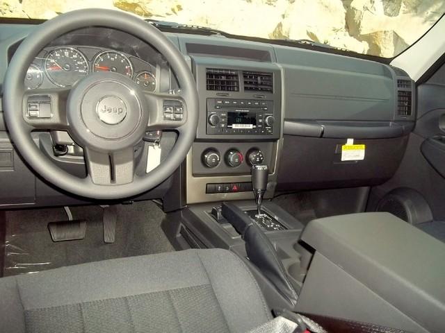 Jeep Liberty 2012 photo 1