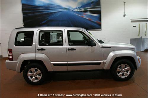 Jeep Liberty 2012 photo 2
