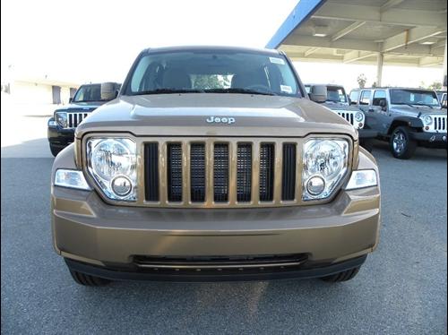 Jeep Liberty 2012 photo 2