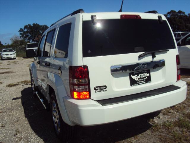 Jeep Liberty 2012 photo 4