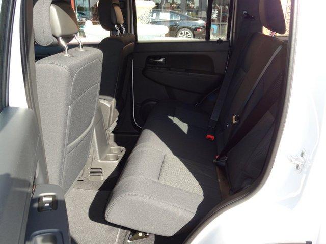 Jeep Liberty 2012 photo 3