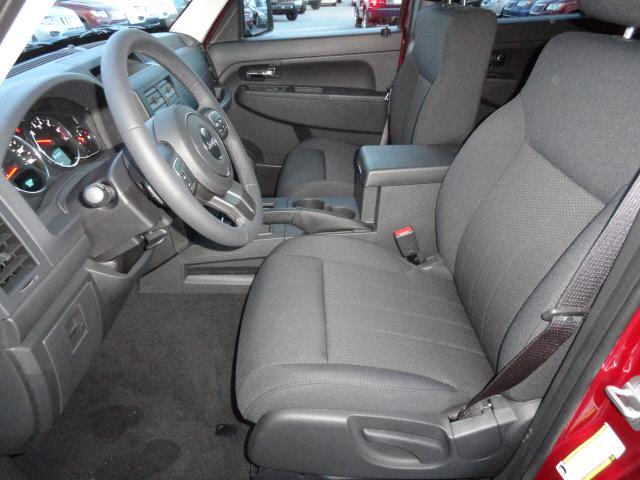 Jeep Liberty 2012 photo 4