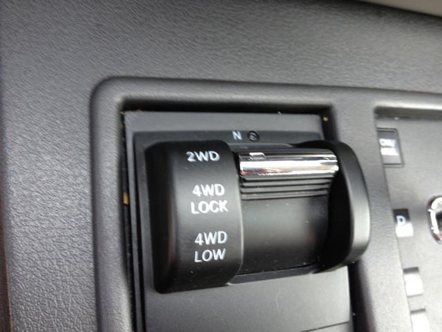 Jeep Liberty 2012 photo 11