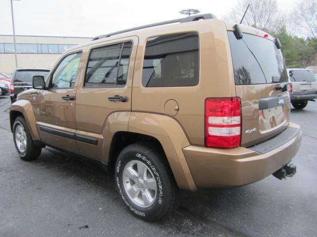Jeep Liberty 2012 photo 2