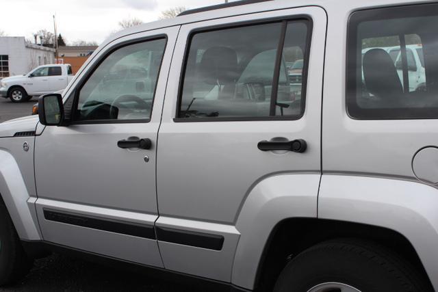 Jeep Liberty 2012 photo 1