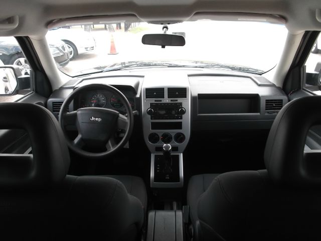 Jeep Patriot Extended Cab V8 LT W/1lt SUV