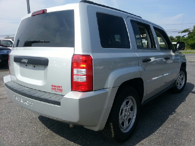 Jeep Patriot Extended Cab V8 LT W/1lt SUV