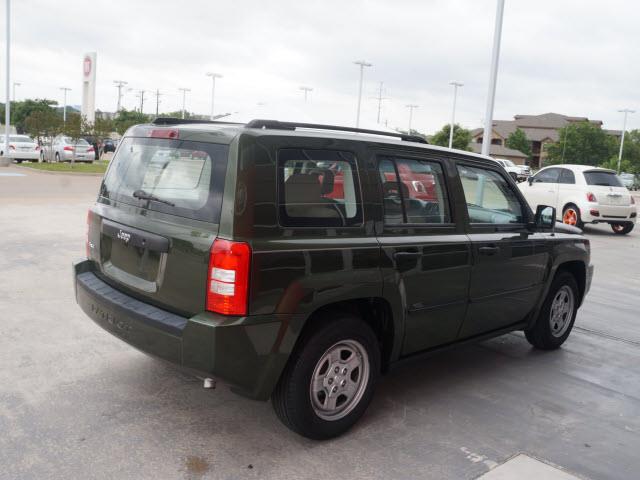 Jeep Patriot 2009 photo 14