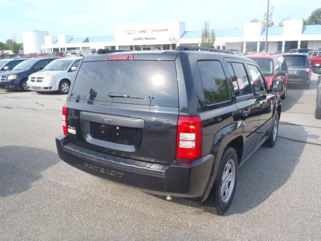 Jeep Patriot 2009 photo 2