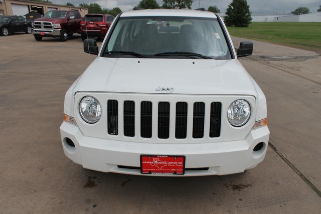 Jeep Patriot 2009 photo 23