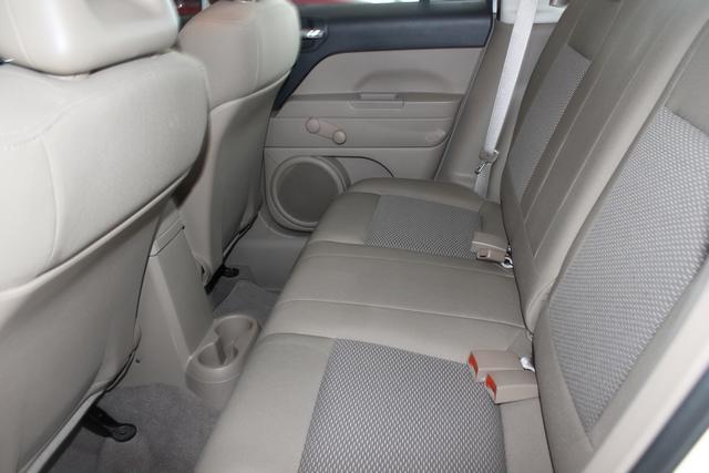 Jeep Patriot 2009 photo 24